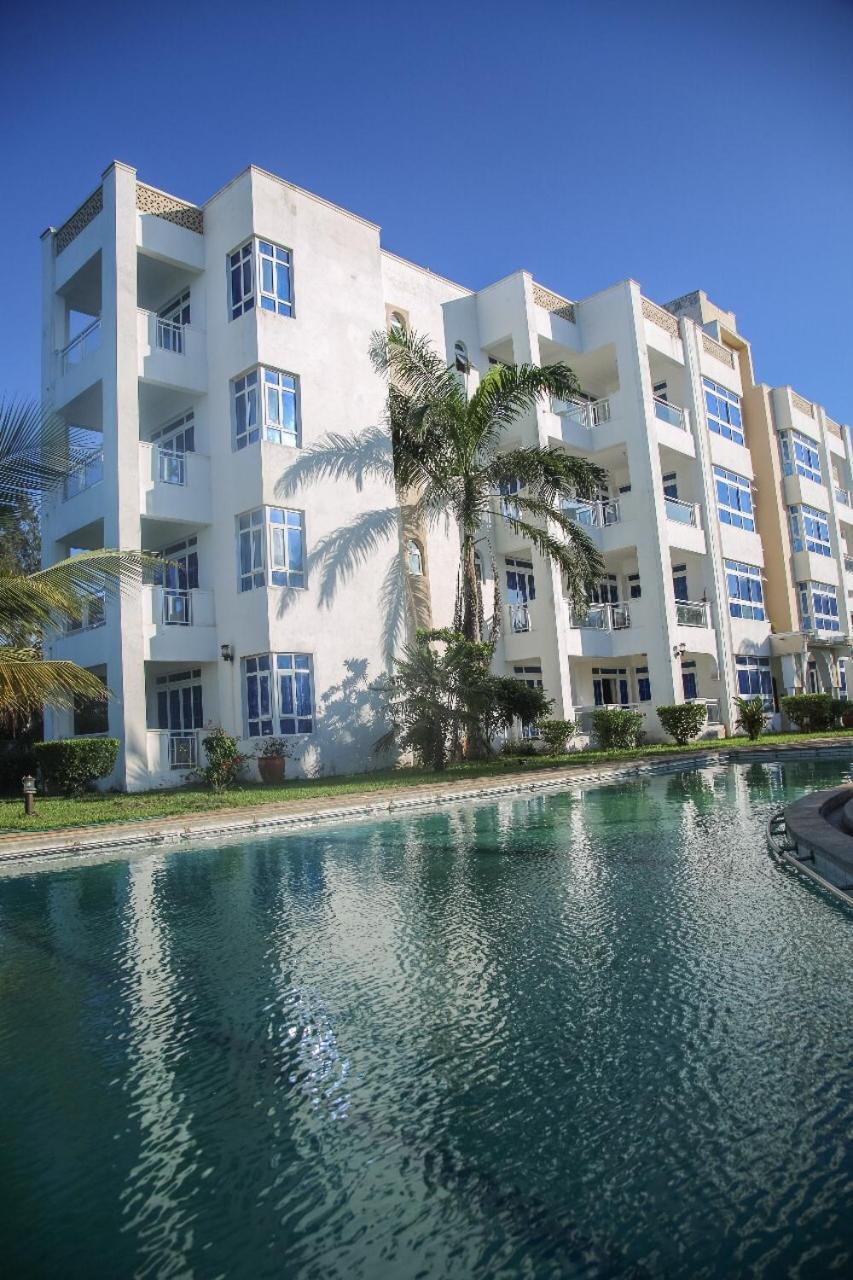 Almasi Oceanfront Nyali Apartment Mombasa Exterior photo