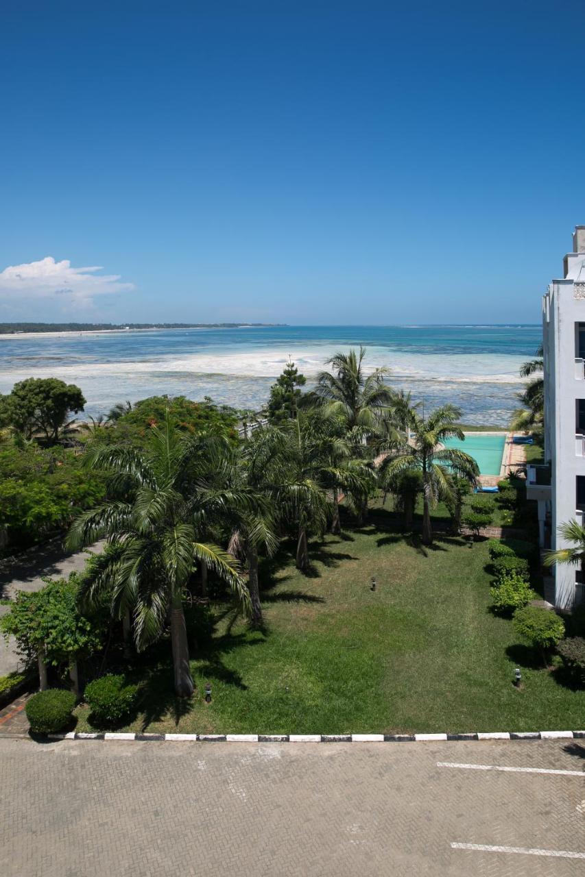 Almasi Oceanfront Nyali Apartment Mombasa Exterior photo