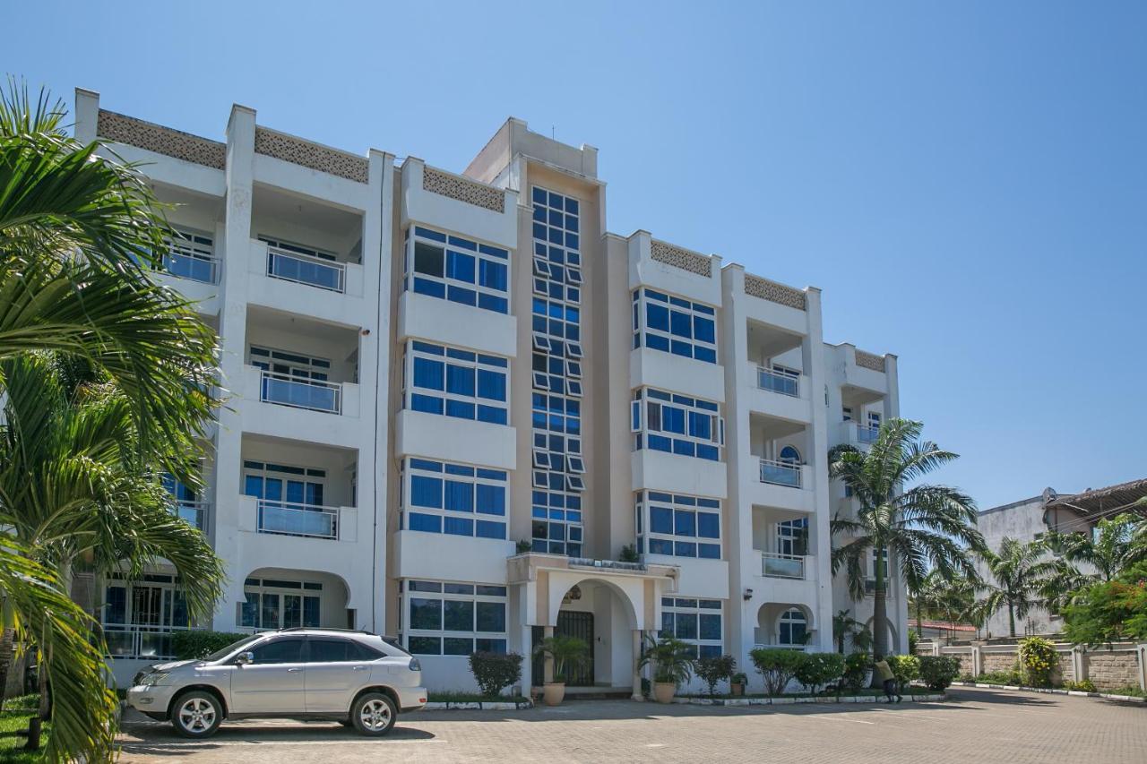 Almasi Oceanfront Nyali Apartment Mombasa Exterior photo