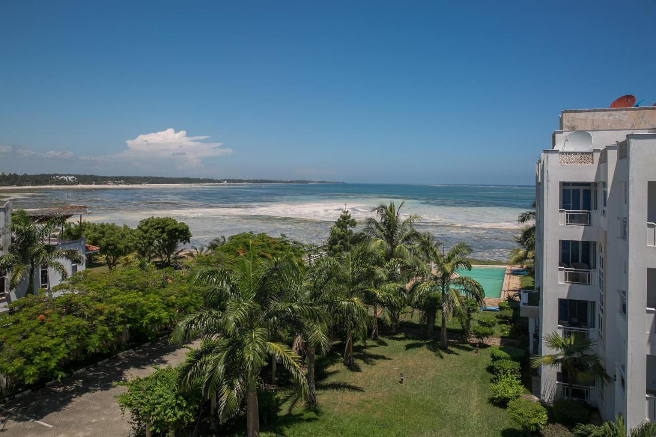 Almasi Oceanfront Nyali Apartment Mombasa Exterior photo