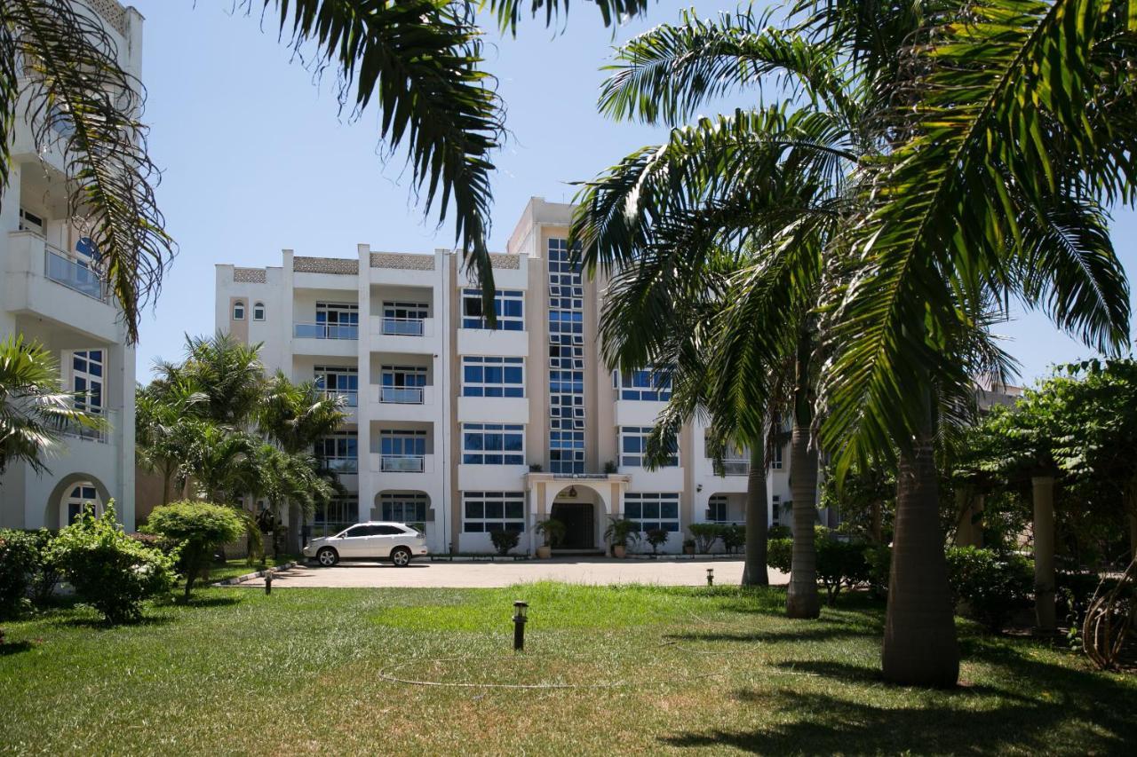 Almasi Oceanfront Nyali Apartment Mombasa Exterior photo